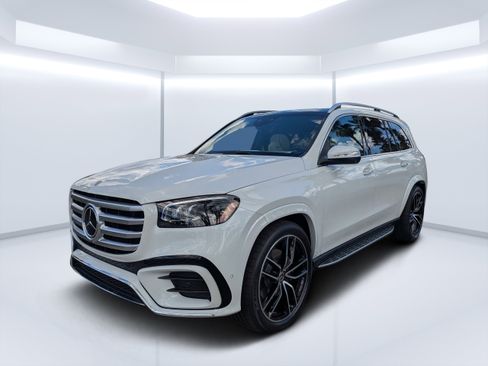 New 2026 Mercedes-Benz GLS 580 4MATIC image 7