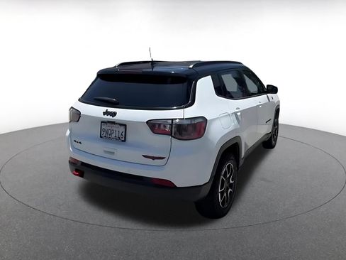 Used 2025 Jeep Compass Trailhawk AWD/4WD image 14