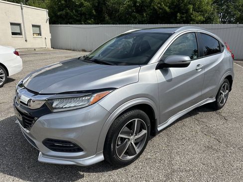 Used 2019 Honda HR-V Touring image 1