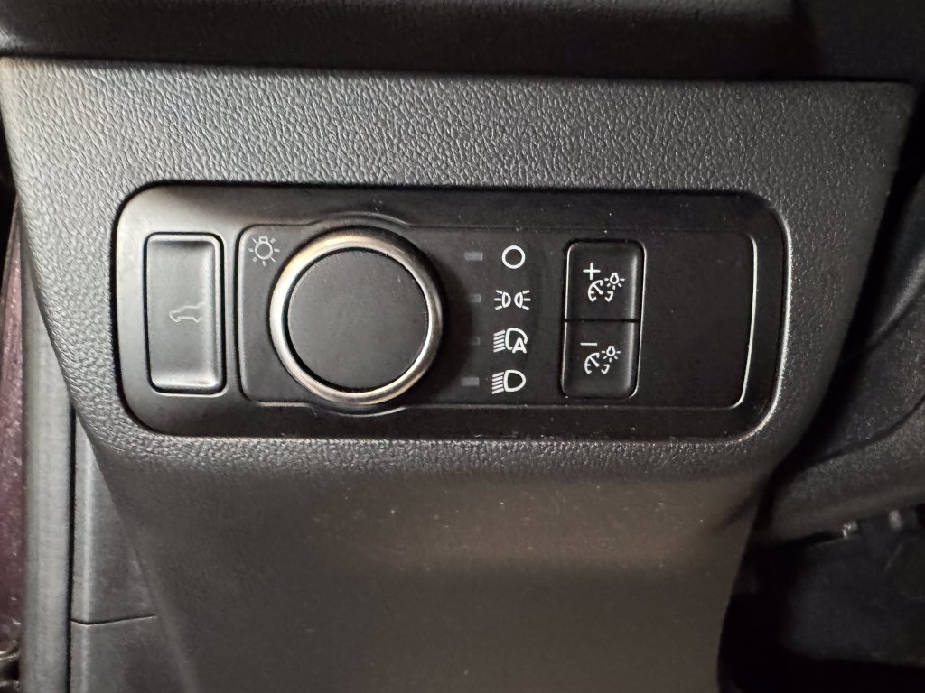 Used 2023 Ford Escape Active w/ Tech Pack #1 AWD/4WD image 18