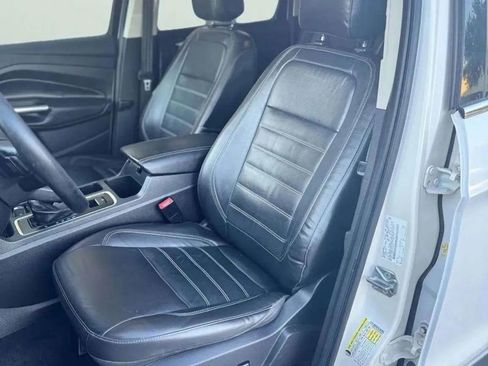 Used 2017 Ford Escape Titanium image 10