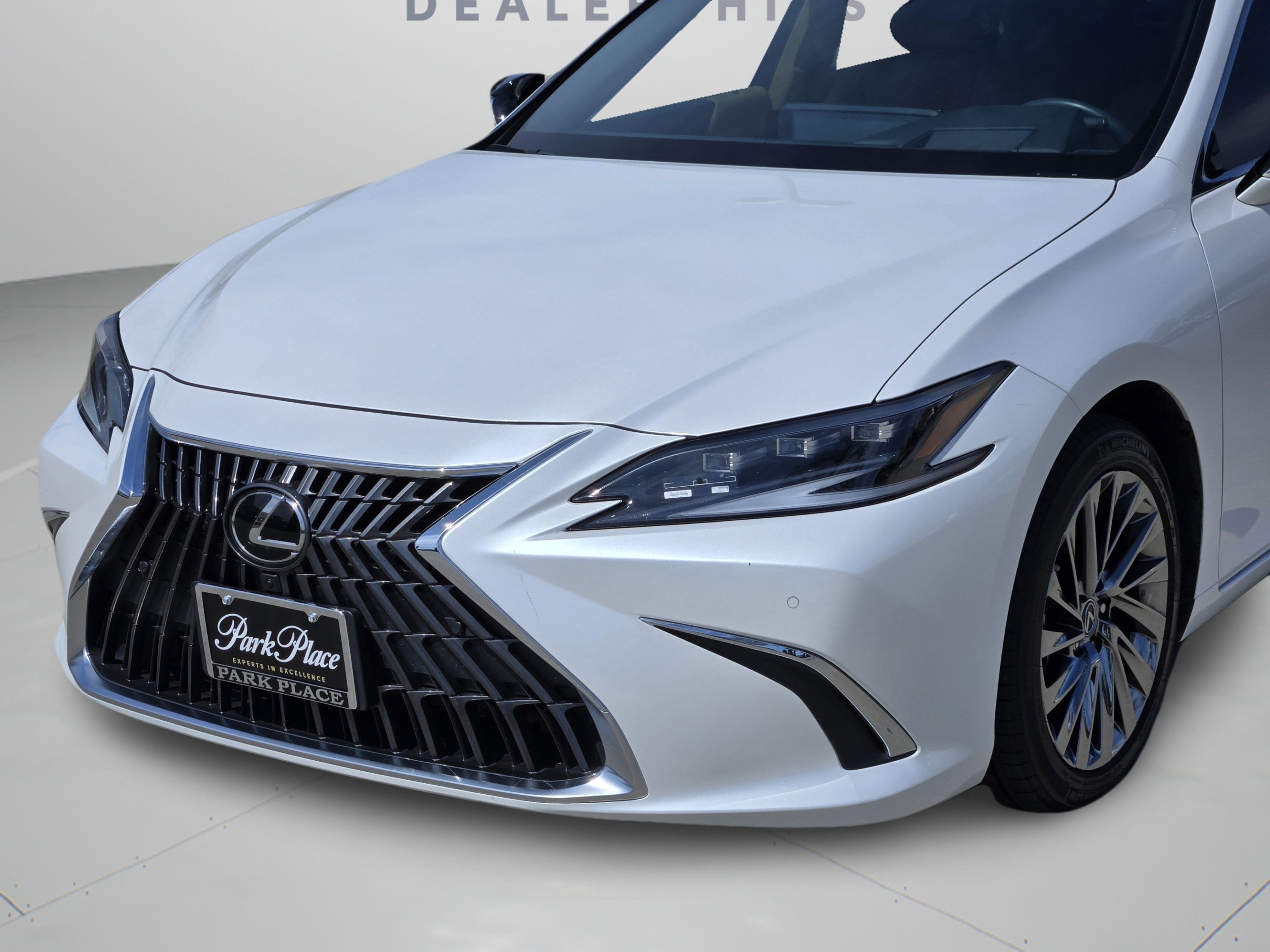 Certified 2024 Lexus ES 350 Ultra Luxury w/ Accessory Package (Z2) FWD image 39