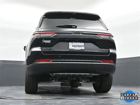 Used 2025 Jeep Grand Cherokee Limited w/ Luxury Tech Group II image 37