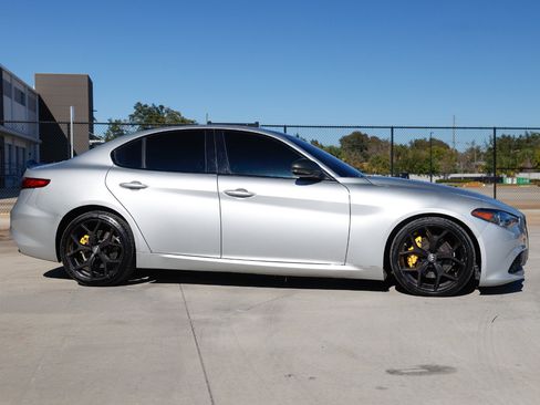 Used 2019 Alfa Romeo Giulia w/ Quick Order Package 22K Sport image 15
