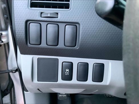 Used 2013 Toyota Tacoma 2WD Regular Cab image 18