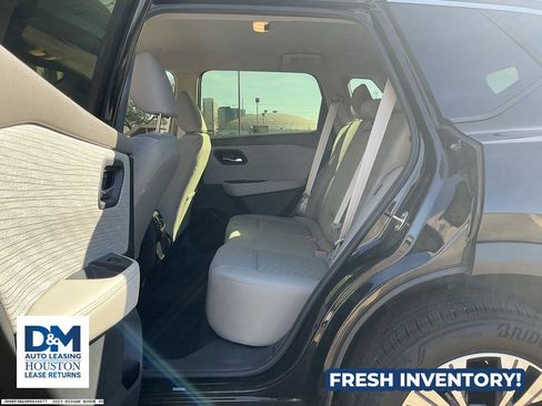 Used 2023 Nissan Rogue SV image 10