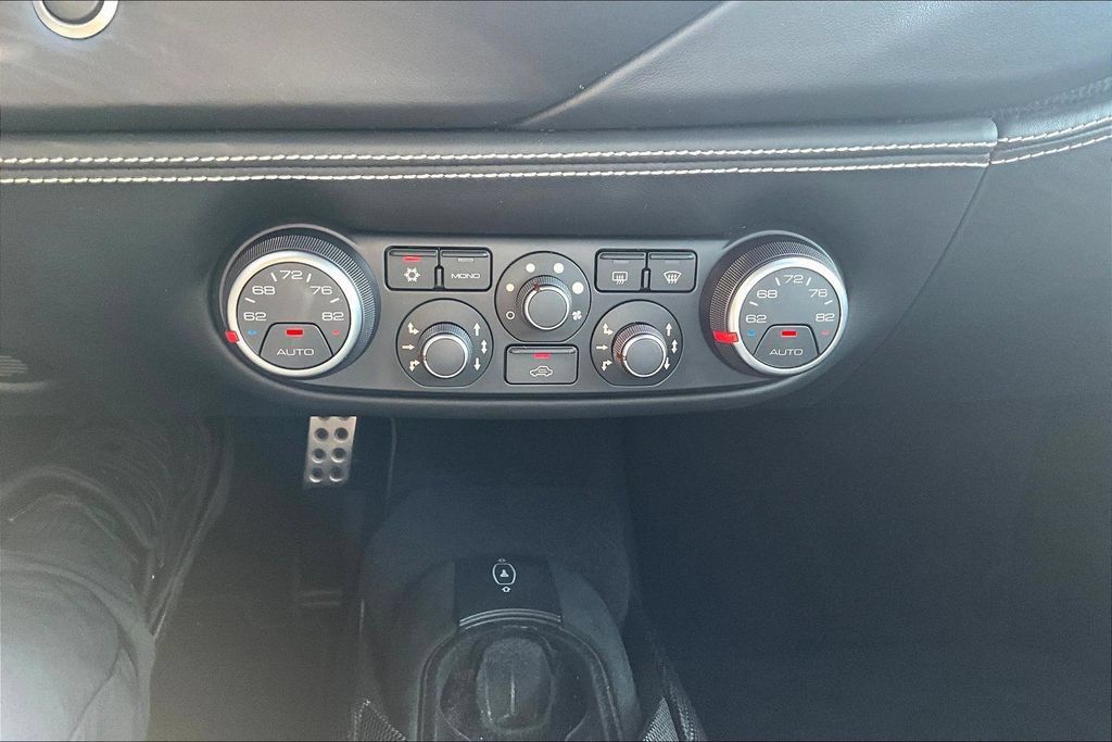 Used 2018 Ferrari 488 GTB RWD image 13