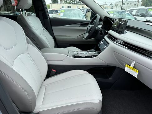 New 2027 INFINITI QX60 Luxe w/ Cargo Package FWD image 17