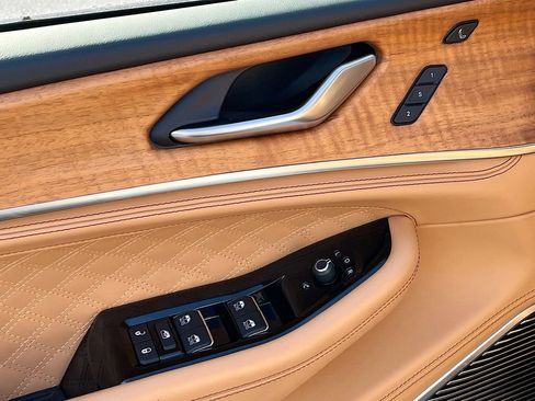 Used 2022 Jeep Grand Cherokee Summit image 12