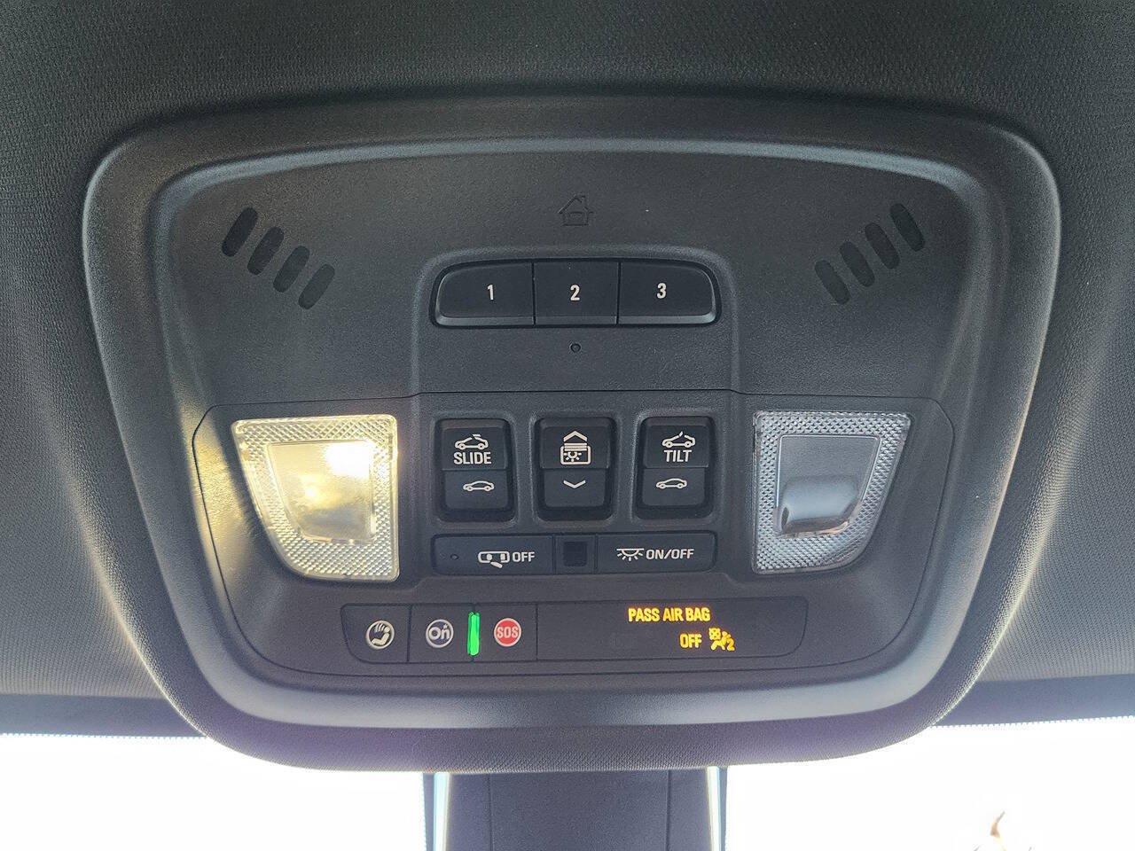 Used 2023 Chevrolet Traverse RS AWD/4WD image 28