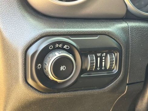 Used 2018 Jeep Wrangler Unlimited Sport AWD/4WD image 23