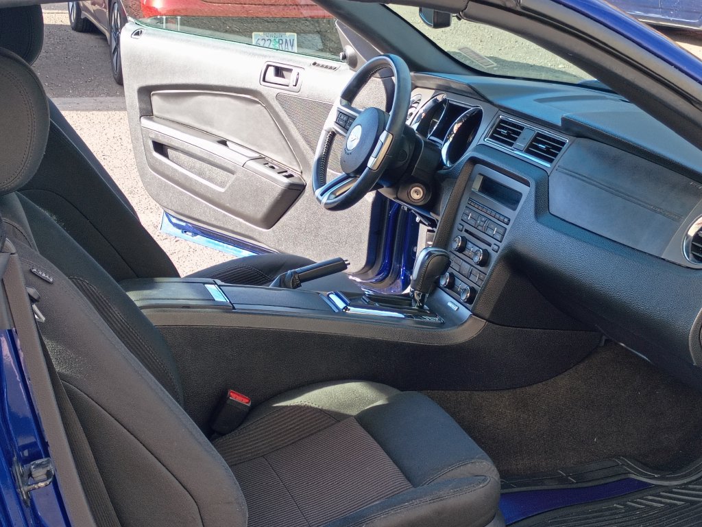 Used 2013 Ford Mustang Convertible RWD image 16