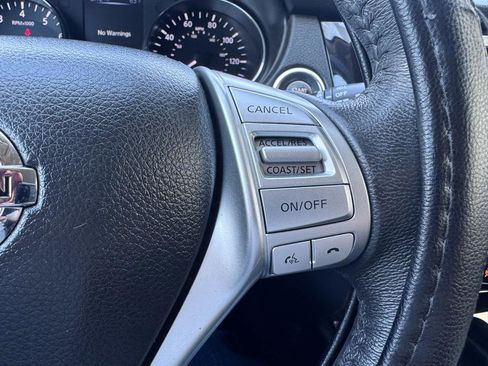 Used 2015 Nissan Rogue SL image 17