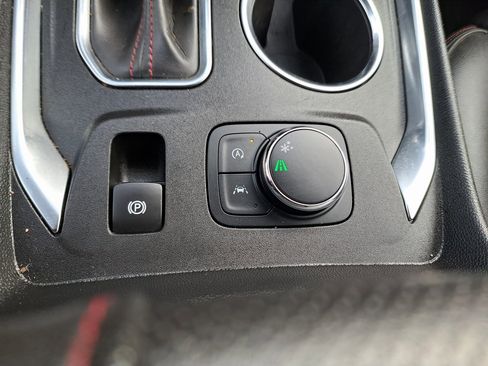 Used 2022 Chevrolet Traverse RS image 18