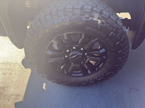 Used 2021 GMC Sierra 2500 Denali w/ Denali Black Diamond Edition image 28