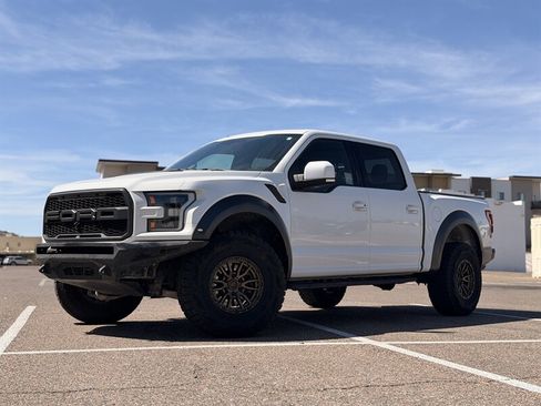 Used 2018 Ford F150 Raptor w/ Equipment Group 802A Luxury image 8