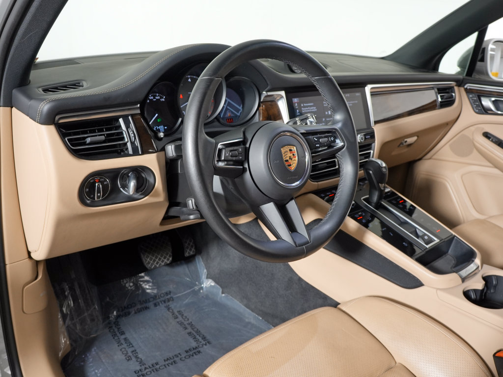 Certified 2023 Porsche Macan S AWD/4WD image 4
