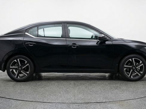 Used 2025 Nissan Sentra SV image 11