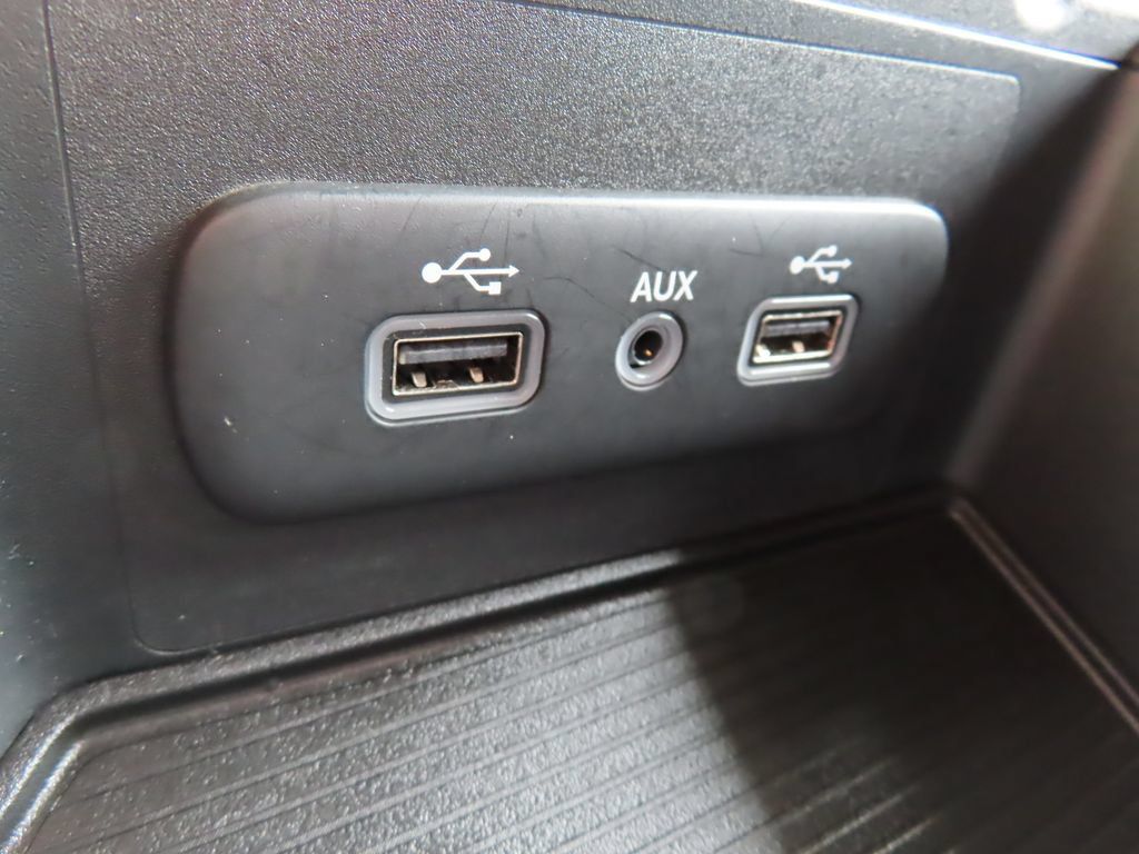 Used 2019 RAM 1500 Express w/ Wheel & Sound Group AWD/4WD image 7