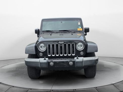 Used 2016 Jeep Wrangler Unlimited Sahara w/ Max Tow Package AWD/4WD image 8