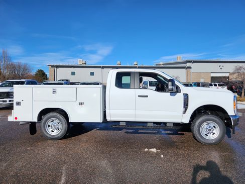 New 2026 Ford F250 XL w/ XL Chrome Package image 9