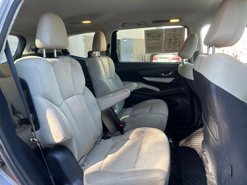 Used 2021 Subaru Ascent Premium w/ Convenience Package AWD/4WD image 18