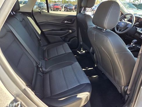 Used 2024 Chevrolet Trax LT image 25