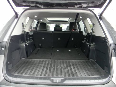 Used 2025 Toyota Grand Highlander AWD Hybrid image 25