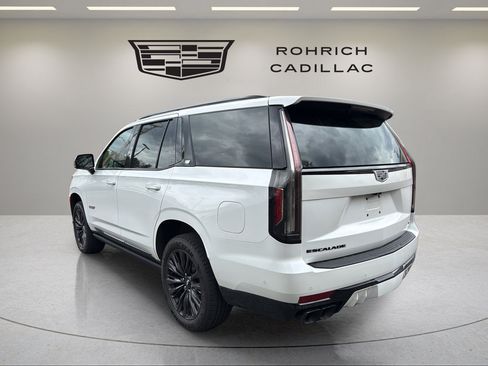 Certified 2023 Cadillac Escalade V w/ LPO, ONYX Package AWD/4WD image 6