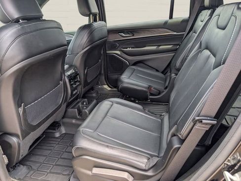 Used 2023 Jeep Grand Cherokee L Overland AWD/4WD image 11