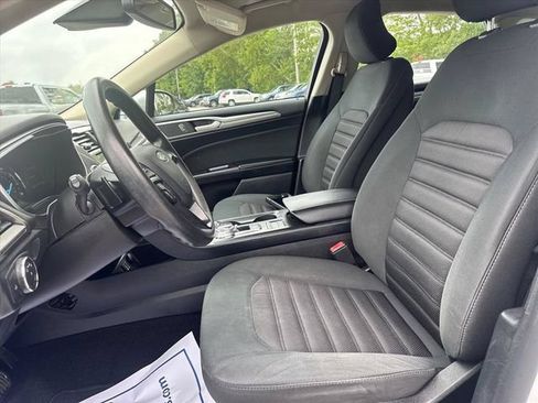 Used 2019 Ford Fusion SE FWD image 14