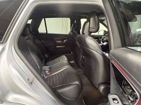 Used 2025 Mercedes-Benz GLC 350e 4MATIC image 9