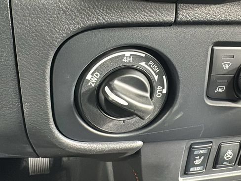 New 2026 Nissan Frontier PRO-4X w/ Pro-4x Convenience Package AWD/4WD image 26