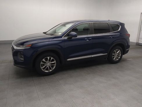 Used 2019 Hyundai Santa Fe SE FWD image 2