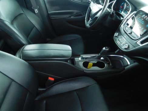 Used 2018 Chevrolet Malibu LT w/ Leather Package image 14