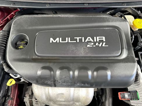Used 2017 Chrysler 200 Limited Platinum w/ Comfort & Convenience Group FWD image 28