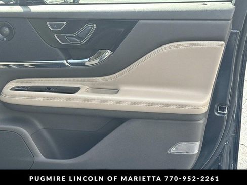 Used 2020 Lincoln Corsair Reserve w/ Appearance Package FWD image 14