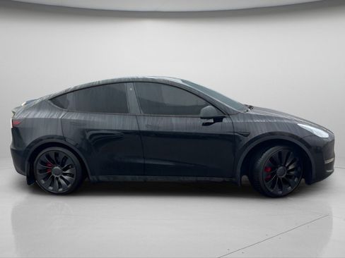 Used 2022 Tesla Model Y Performance image 4