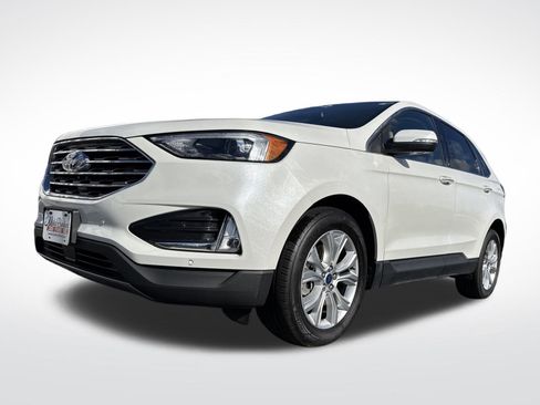 Certified 2022 Ford Edge Titanium image 2