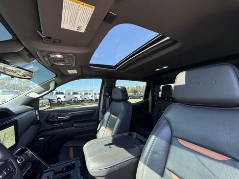 Used 2023 GMC Sierra 1500 AT4 w/ Technology Package image 27