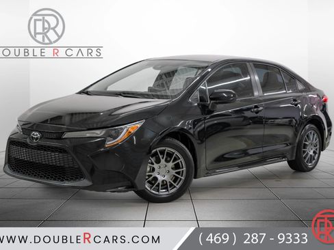 Used 2022 Toyota Corolla LE image 1