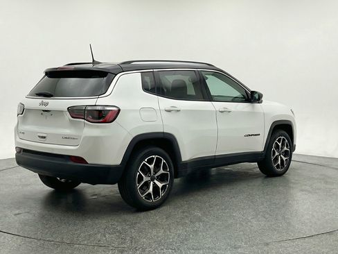 Used 2025 Jeep Compass Limited AWD/4WD image 9