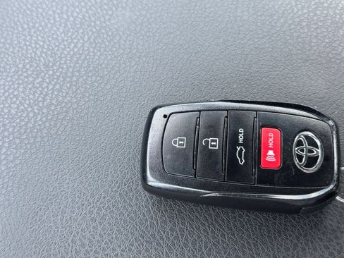 Used 2025 Toyota Camry SE FWD image 22