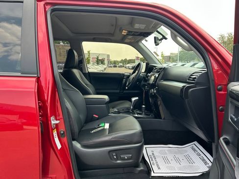 Used 2019 Toyota 4Runner TRD Off-Road Premium AWD/4WD image 13