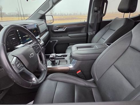 Used 2022 Chevrolet Silverado 1500 LT Trail Boss w/ Convenience Package II image 12