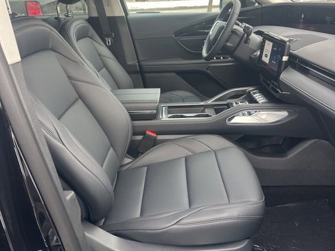 New 2026 Lincoln Nautilus Premier image 13