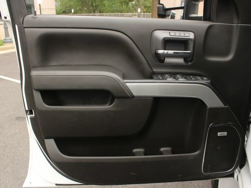 Used 2019 Chevrolet Silverado 2500 LTZ w/ Duramax Plus Package AWD/4WD image 15
