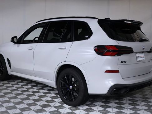 Used 2025 BMW X5 xDrive40i w/ M Sport Package AWD/4WD image 4