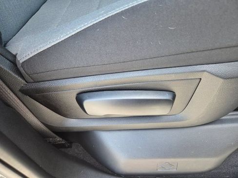 Used 2021 RAM 1500 Classic SLT RWD image 16