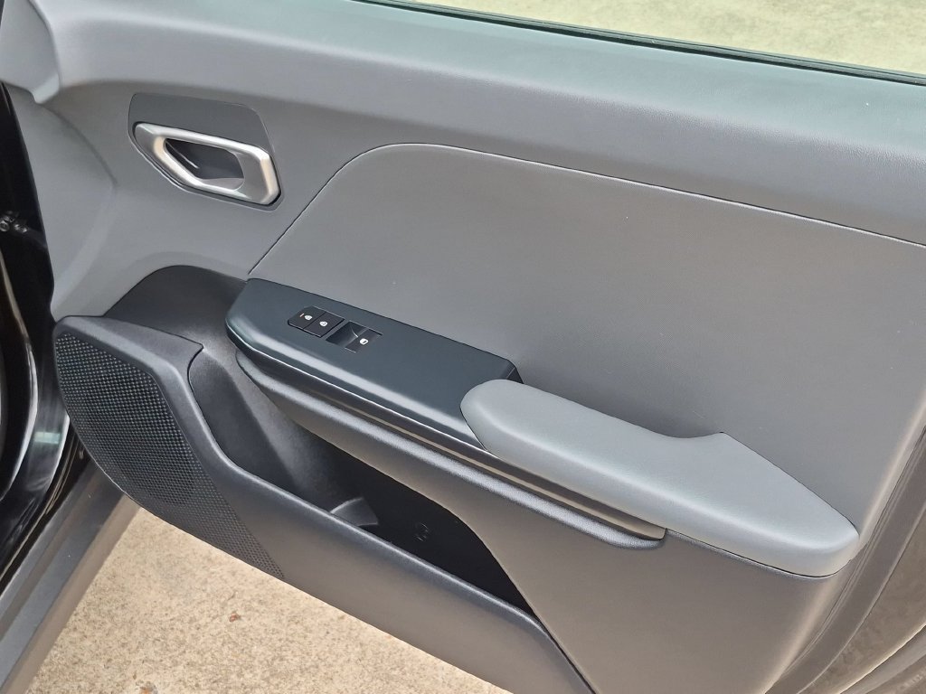 Used 2025 Kia K4 FWD image 32